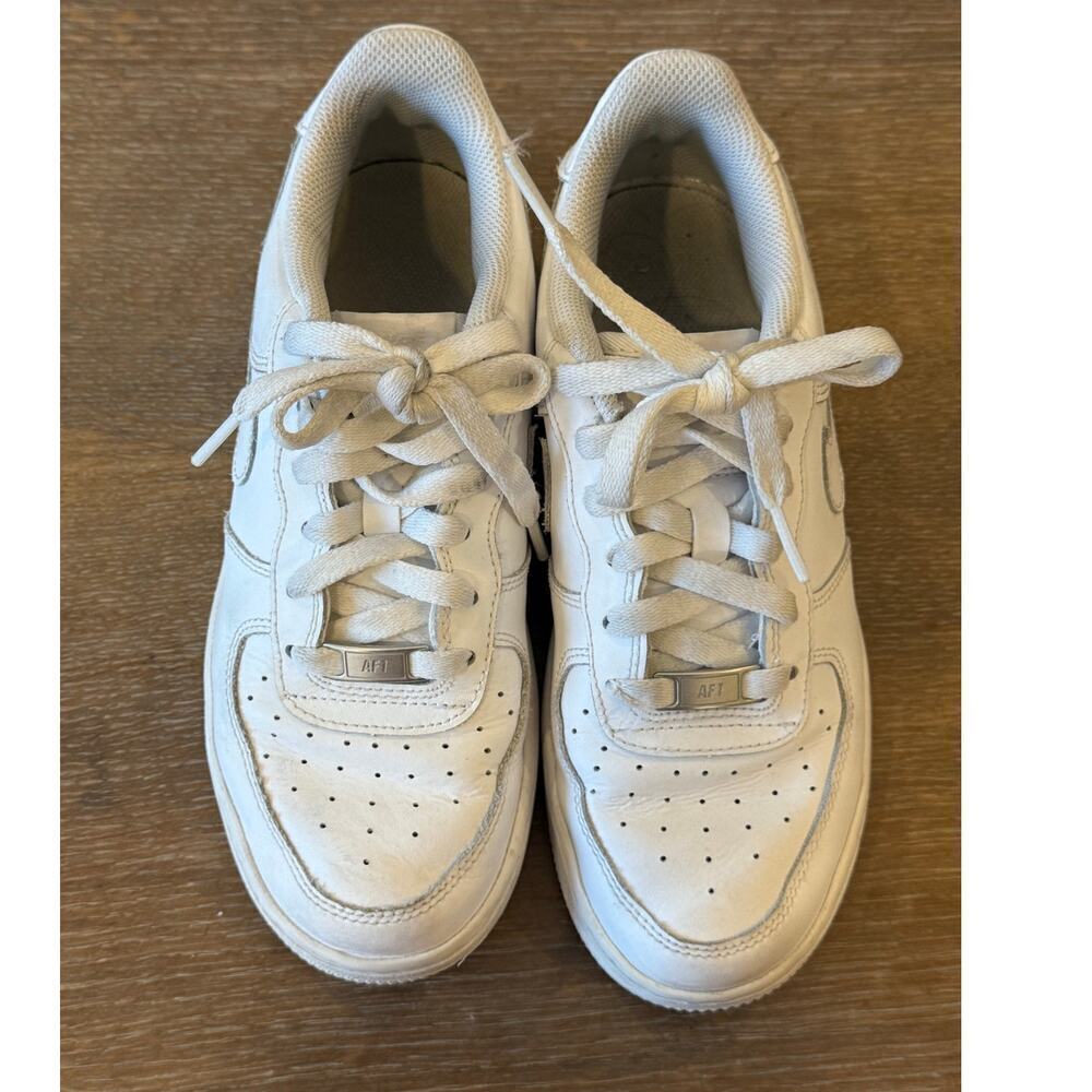 NIKE Air Force 1 White Sneakers Youth size 5.5 - Picture 4 of 8
